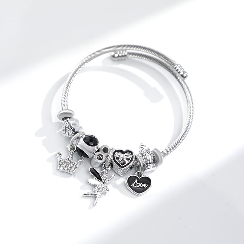 สร้อยข้อมือแฟชั่น ดีไซน์เรียวบาง พร้อมกล่องของขวัญ | Slim Fashion Bracelet with Gift Box