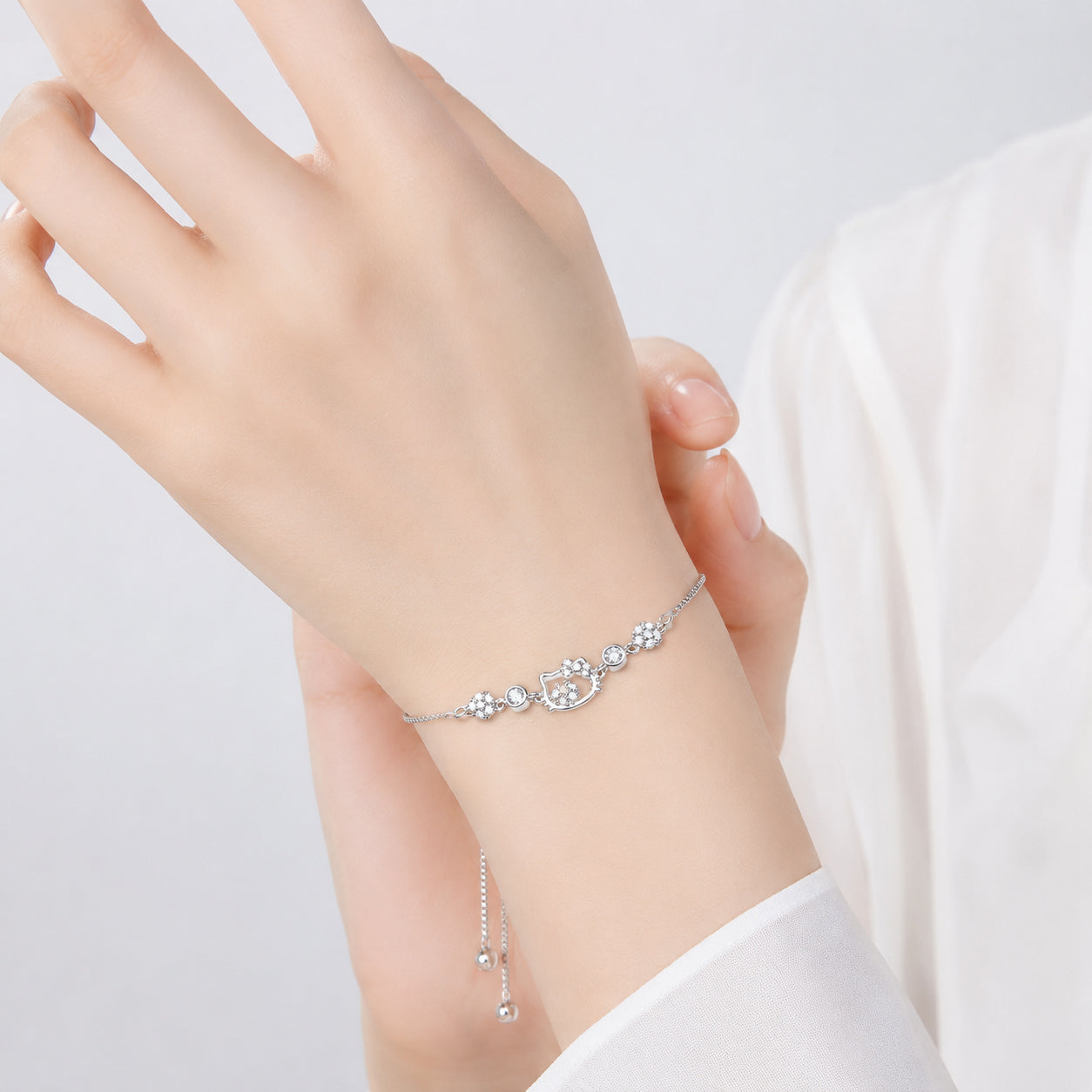 สร้อยข้อมือจี้แมวและดอกไม้ มินิมอลเรียบหรู 2896
