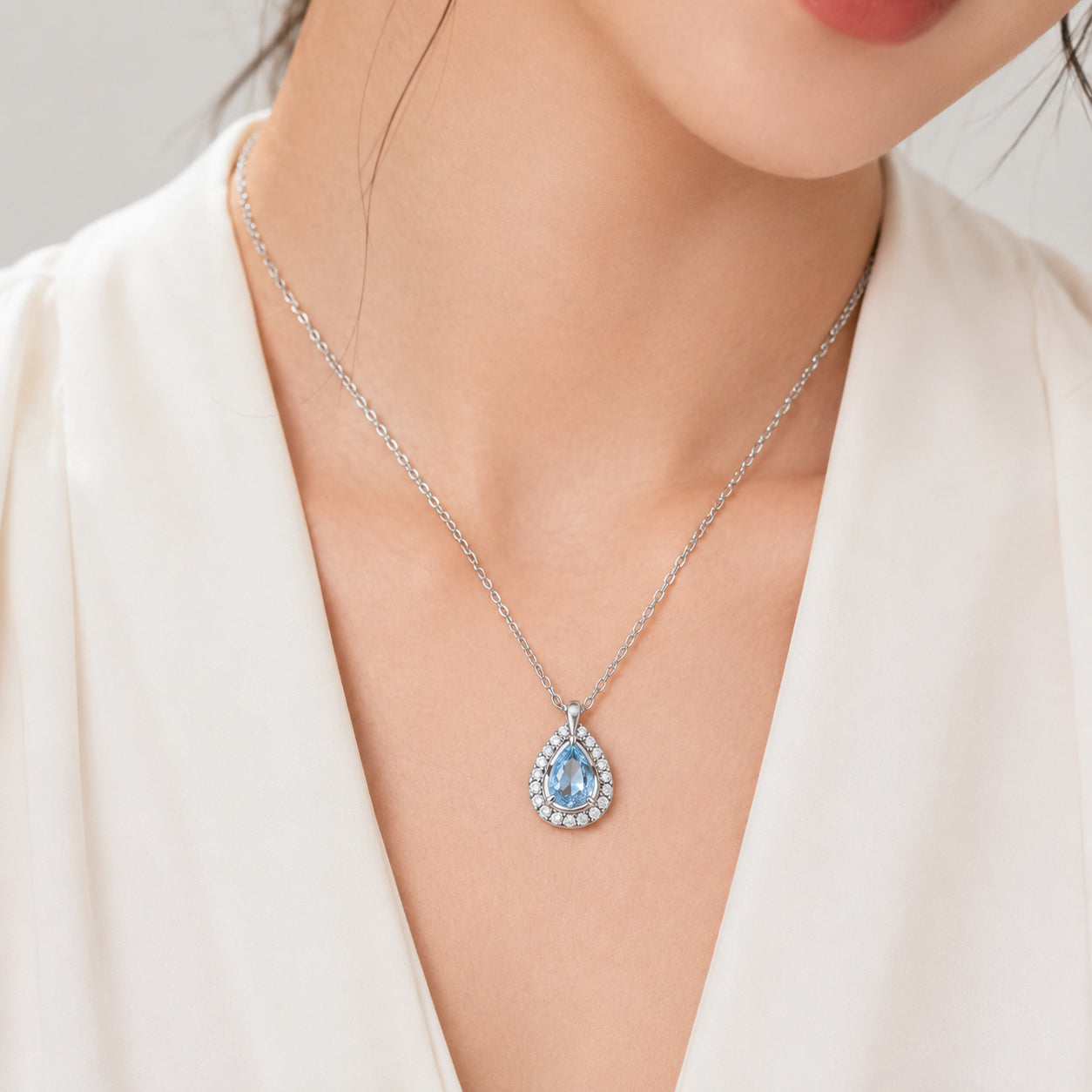 สร้อยคอทองชุบรูปหยดน้ำสีฟ้า3110  Blue teardrop gold-plated necklace
