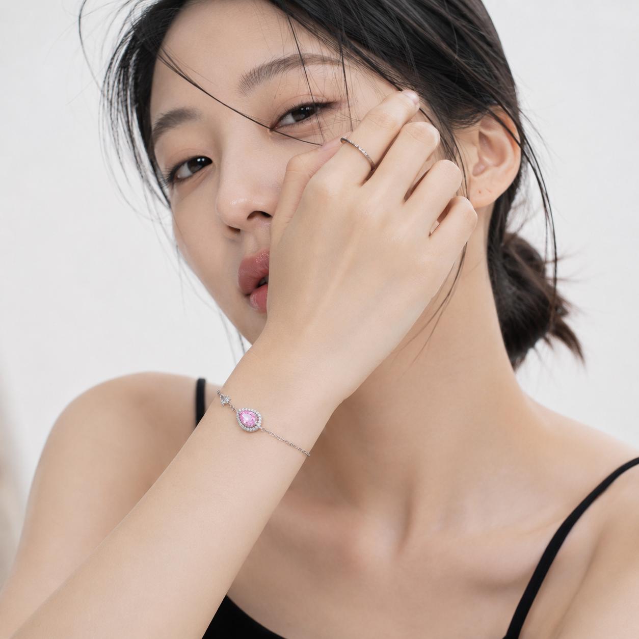 สร้อยข้อมือจี้หยดน้ำสีชมพู3118